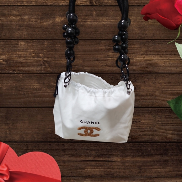 Chanel drawstring/strap bag - Picture 9 of 9